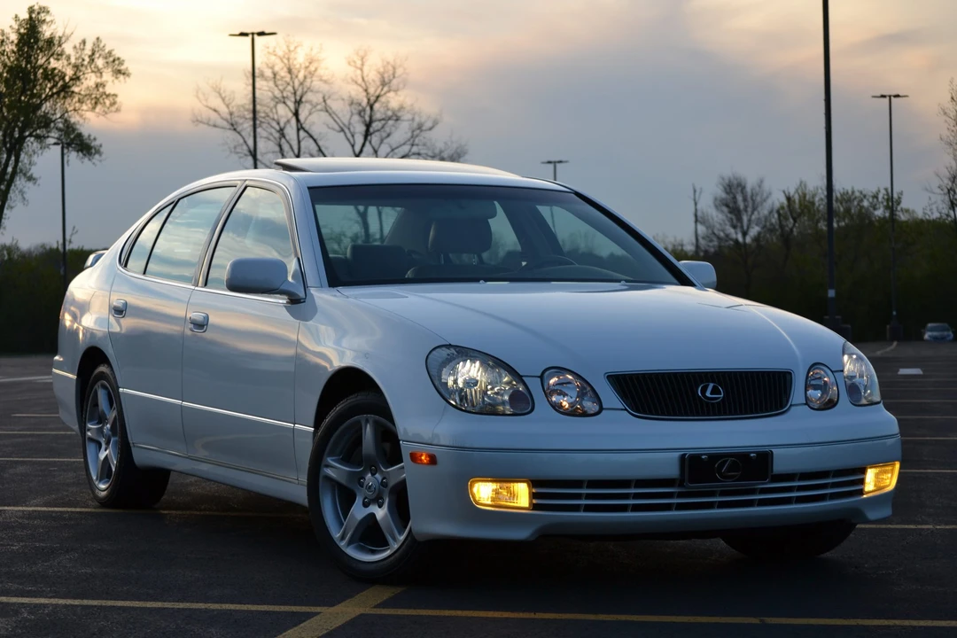 2000 Lexus GS 2nd Gen - Image 3 of 31