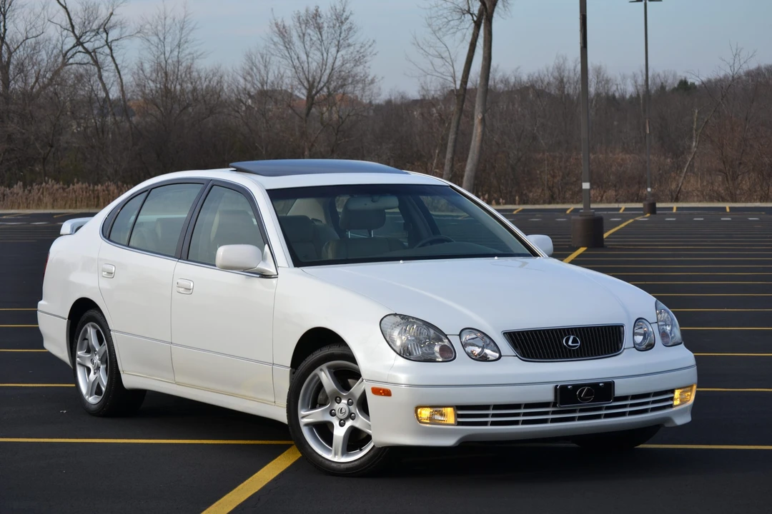 2000 Lexus GS 2nd Gen - Image 2 of 31