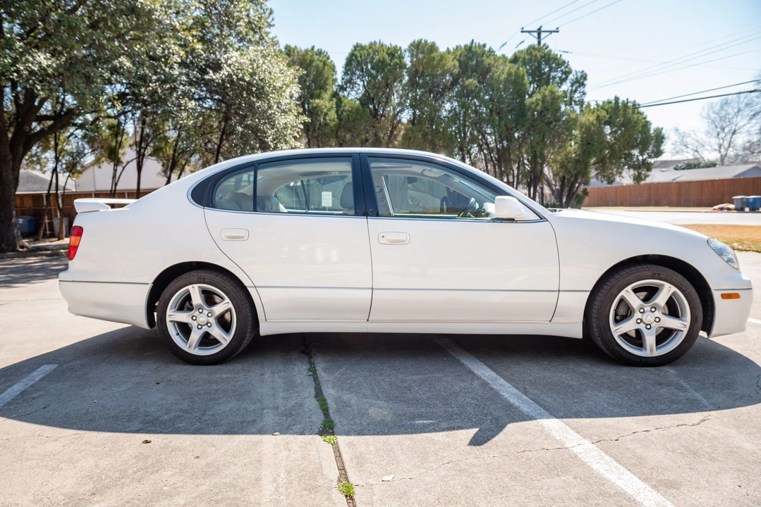 2000 Lexus GS 2nd Gen - Image 10 of 31