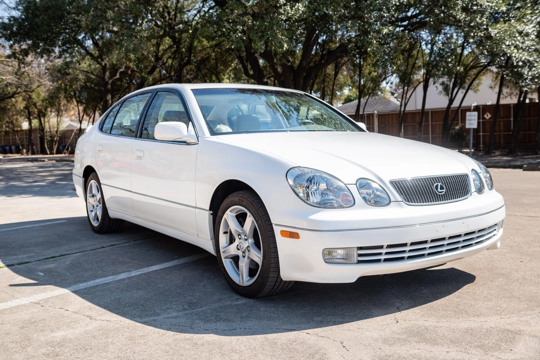 2000 Lexus GS 2nd Gen - Image 11 of 31