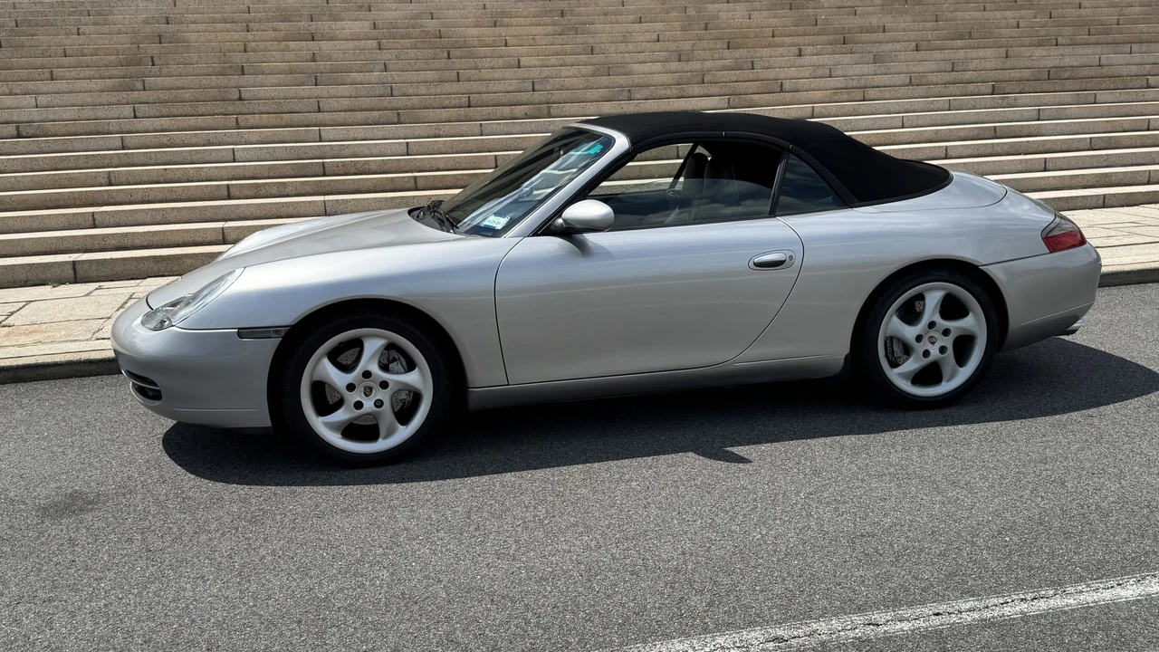 2000 Porsche 996 Carrera 4 - Image 15 of 31
