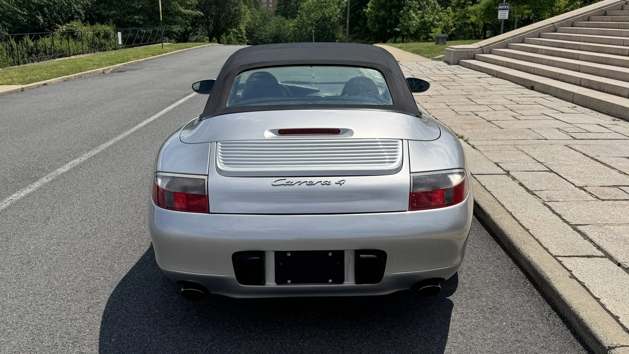 2000 Porsche 996 Carrera 4 - Image 10 of 31