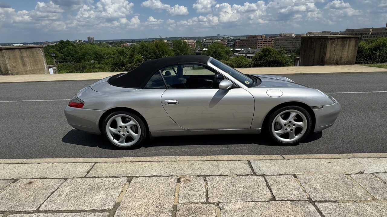 2000 Porsche 996 Carrera 4 - Image 7 of 31