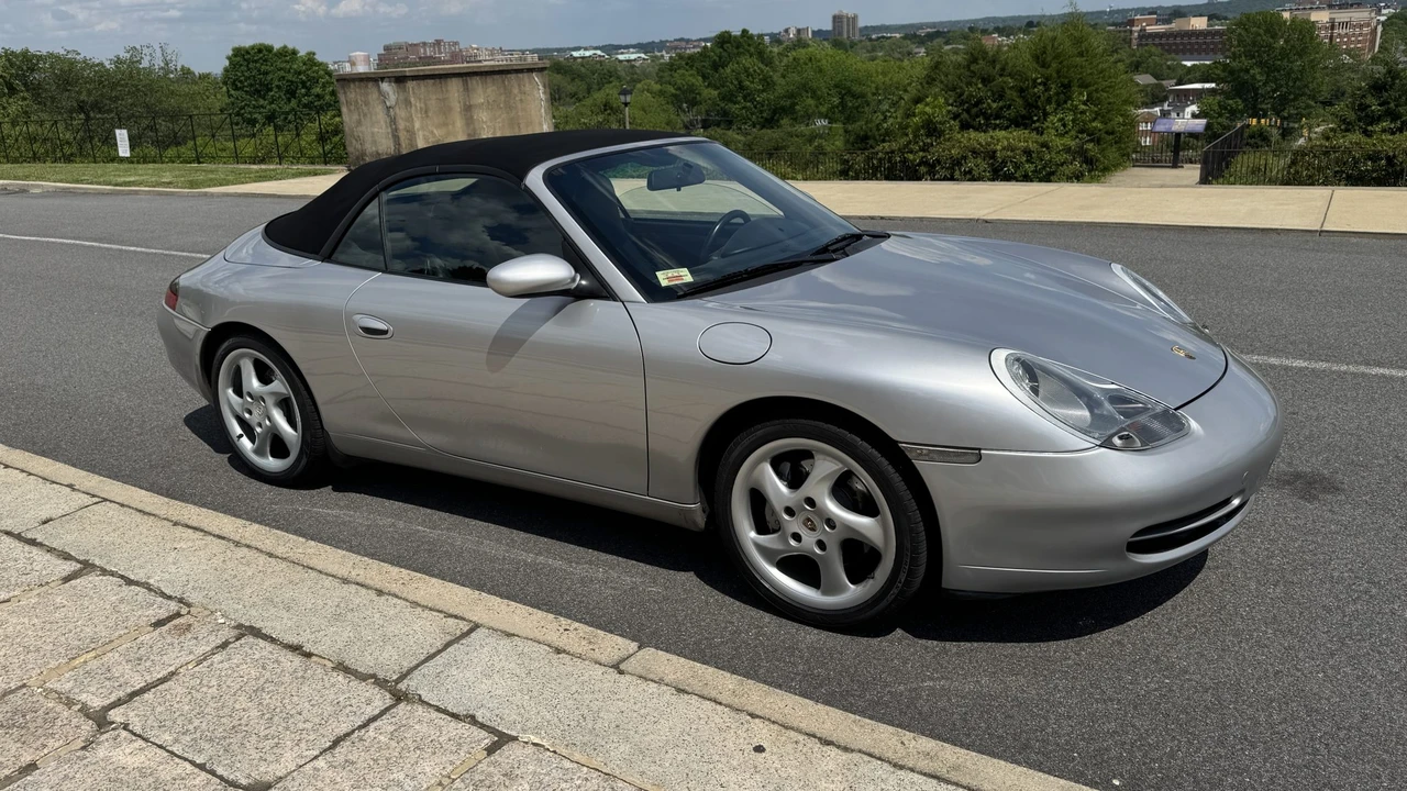 2000 Porsche 996 Carrera 4 - Image 6 of 31