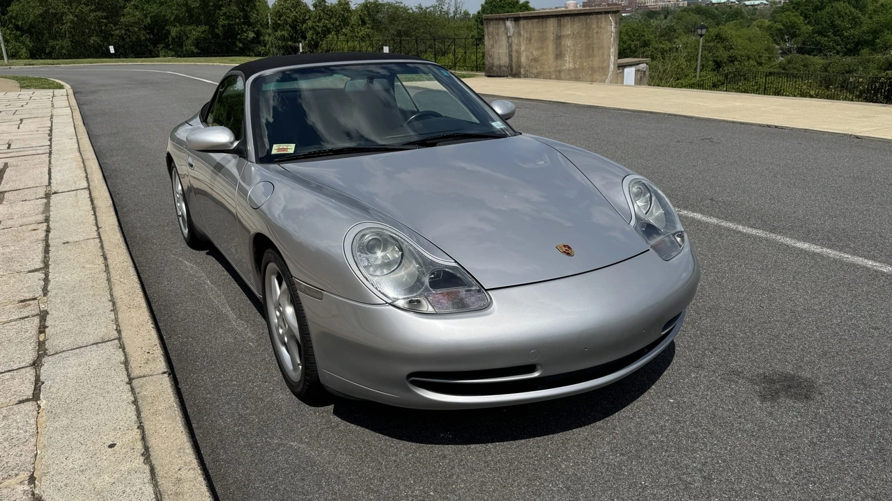 2000 Porsche 996 Carrera 4 - Image 4 of 31