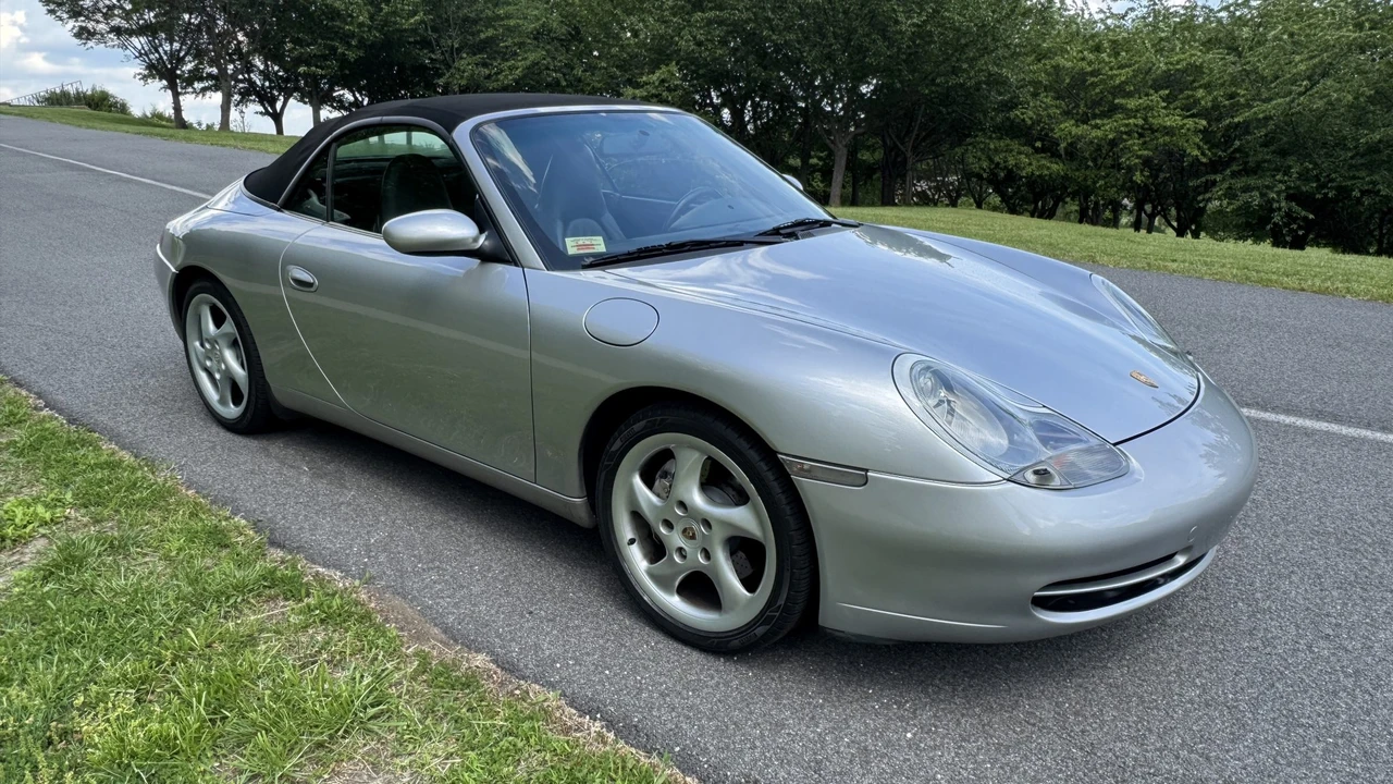 2000 Porsche 996 Carrera 4 - Image 27 of 31
