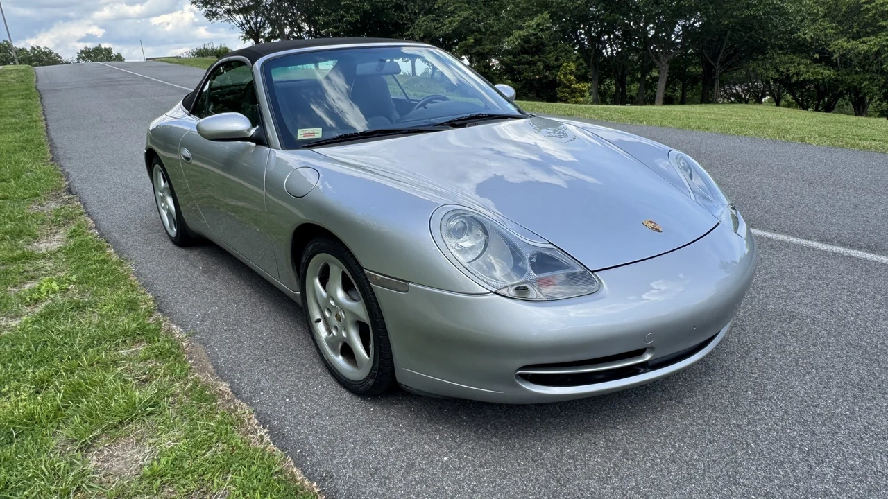 2000 Porsche 996 Carrera 4 - Image 28 of 31