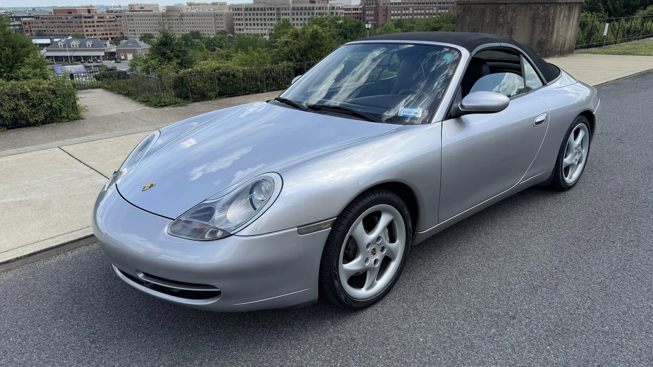 2000 Porsche 996 Carrera 4 - Image 17 of 31