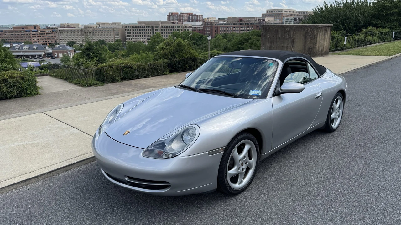 2000 Porsche 996 Carrera 4 - Image 18 of 31