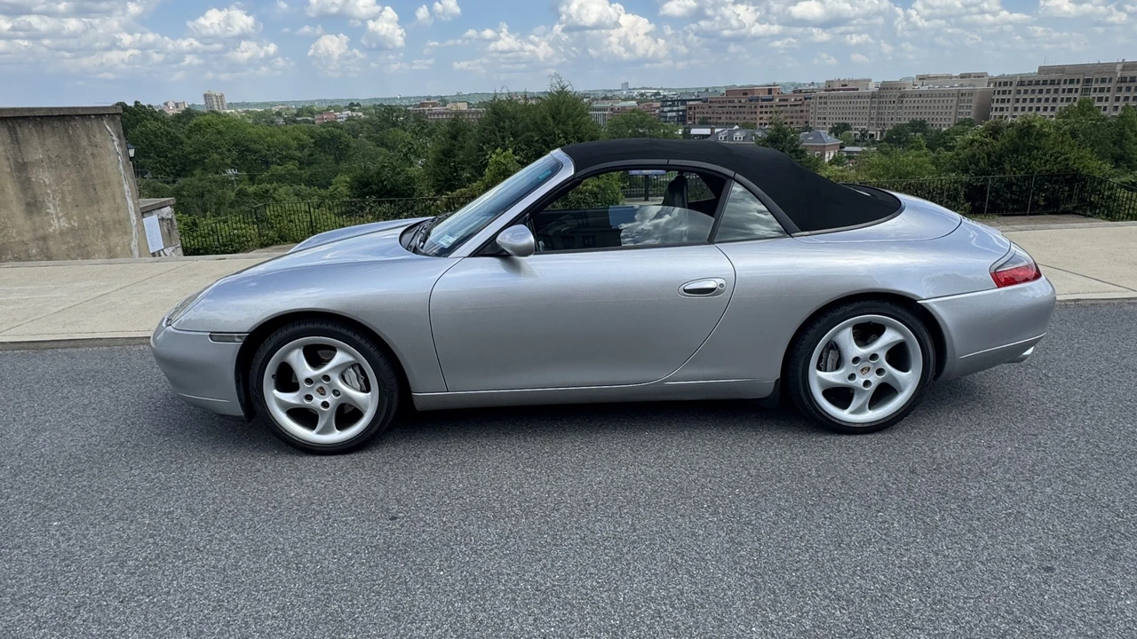2000 Porsche 996 Carrera 4 - Image 21 of 31