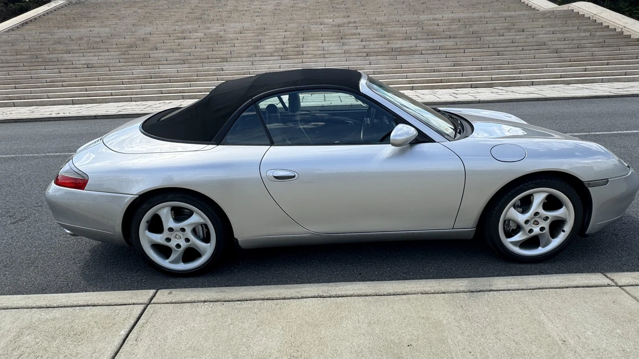 2000 Porsche 996 Carrera 4 - Image 26 of 31