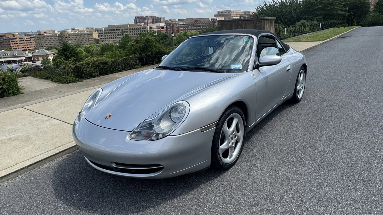 2000 Porsche 996 Carrera 4 - Image 19 of 31