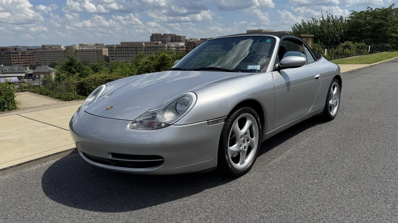 2000 Porsche 996 Carrera 4 - Image 20 of 31