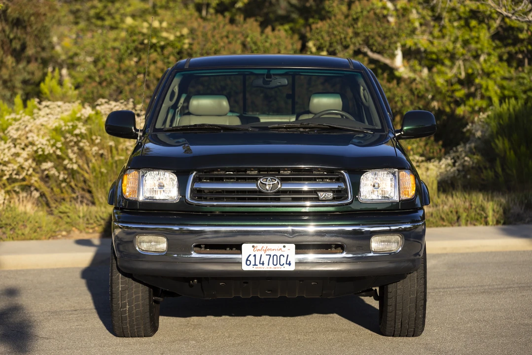 2000 Toyota Tundra 1st Gen - Image 2 of 31