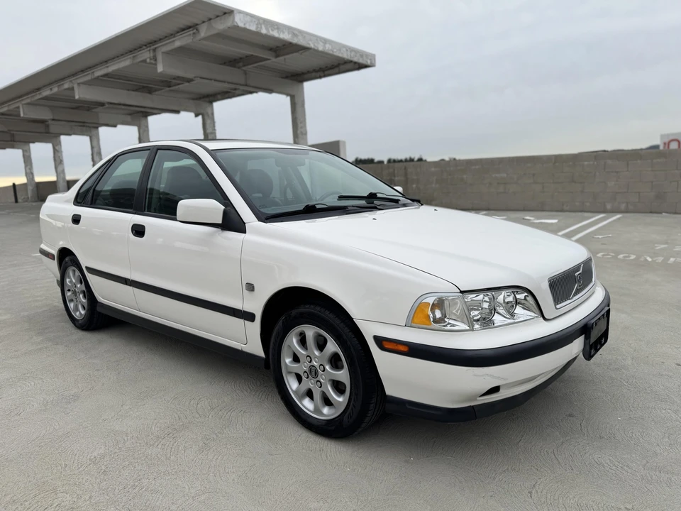 2000 Volvo S40 1st Gen - Image 2 of 31