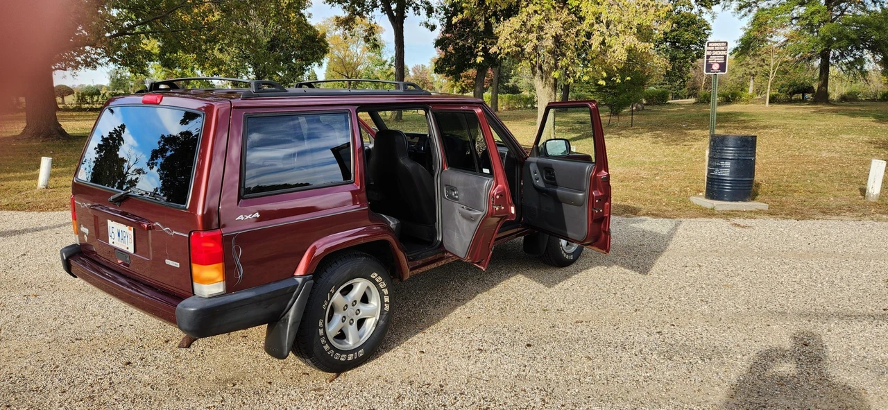 2001 Jeep XJ Cherokee - Image 18 of 31