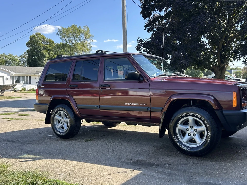 2001 Jeep XJ Cherokee - Image 2 of 31