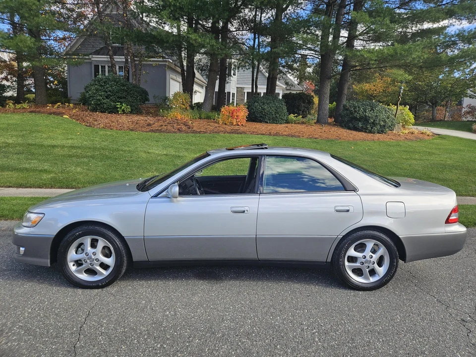 2001 Lexus ES 3rd Gen - Image 20 of 31