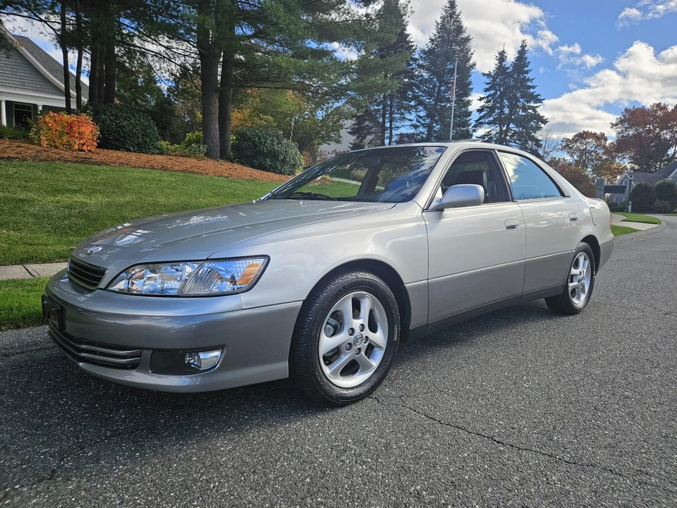 2001 Lexus ES 3rd Gen - Image 2 of 31