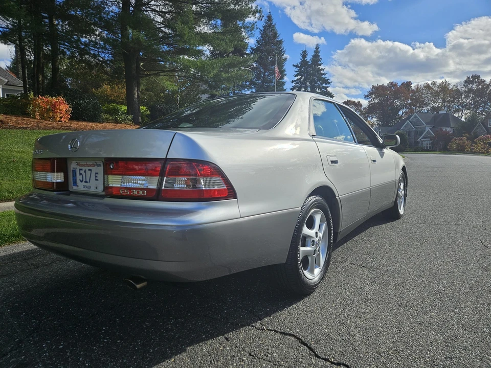 2001 Lexus ES 3rd Gen - Image 14 of 31