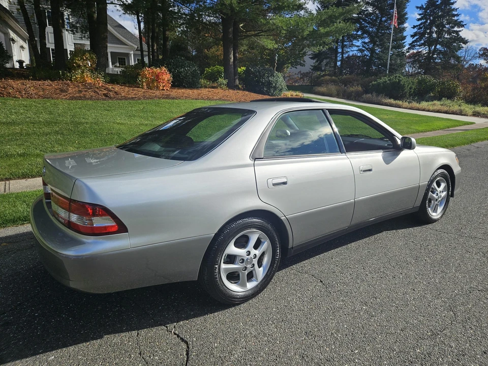 2001 Lexus ES 3rd Gen - Image 12 of 31