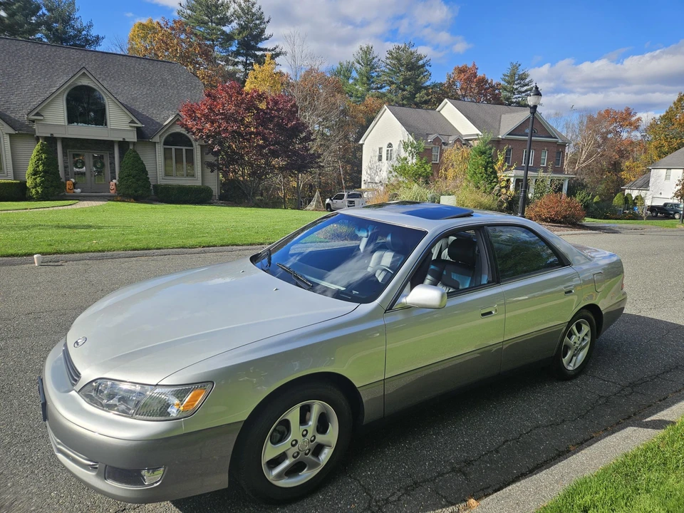 2001 Lexus ES 3rd Gen - Image 21 of 31