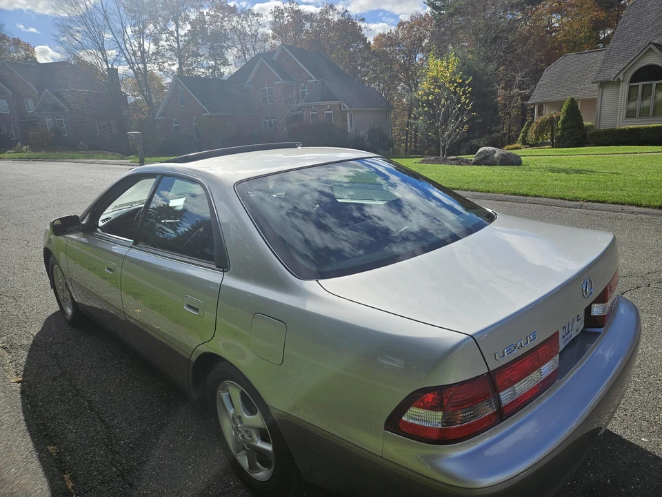 2001 Lexus ES 3rd Gen - Image 30 of 31