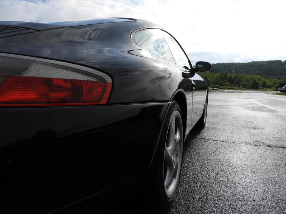 2001 Porsche 996 Carrera - Image 24 of 31