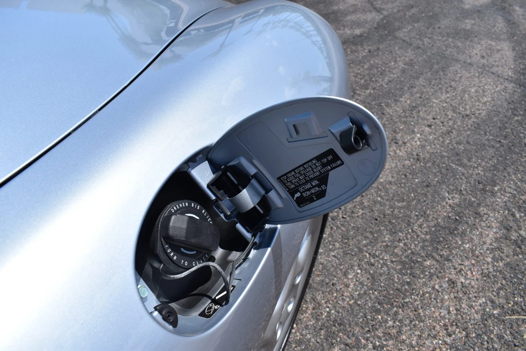 2001 Porsche 986 Boxster S - Image 28 of 31