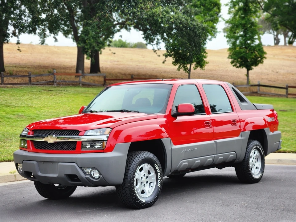 2002 Chevrolet Avalanche - Image 5 of 31