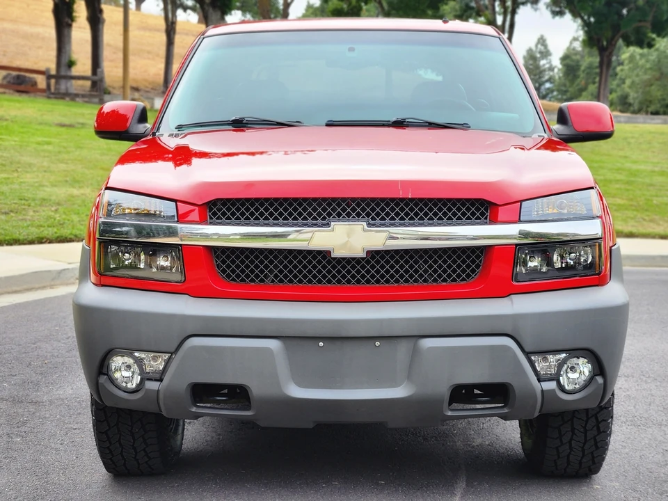 2002 Chevrolet Avalanche - Image 29 of 31