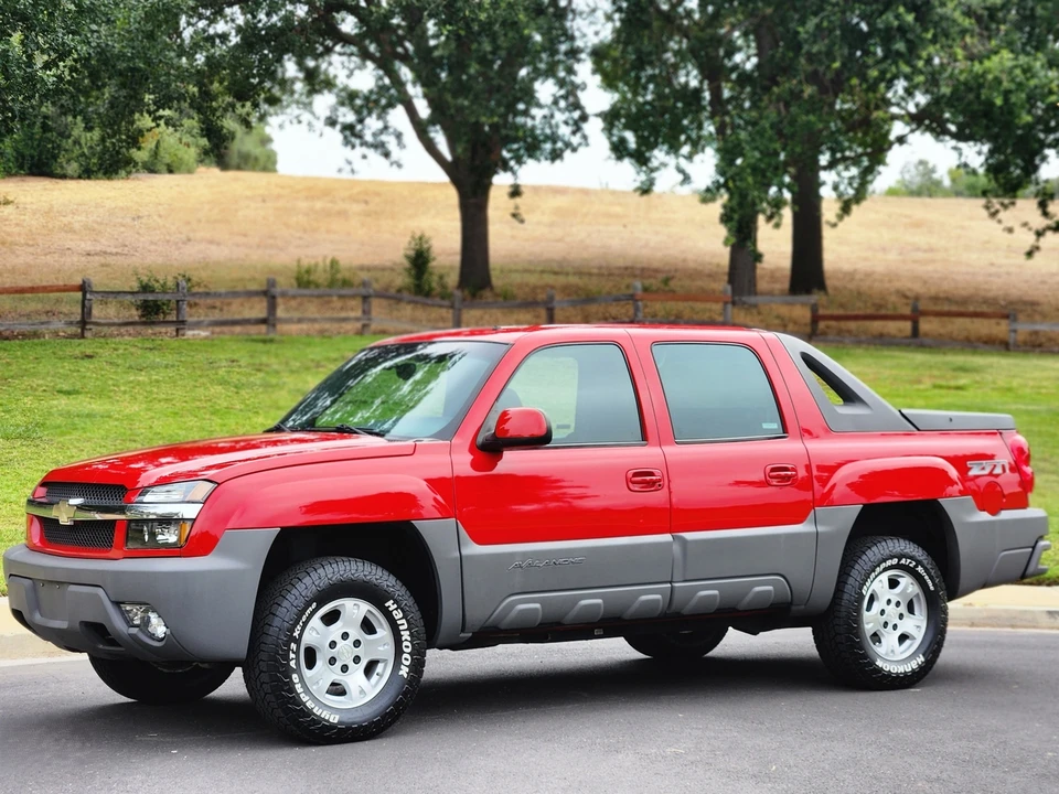 2002 Chevrolet Avalanche - Image 8 of 31