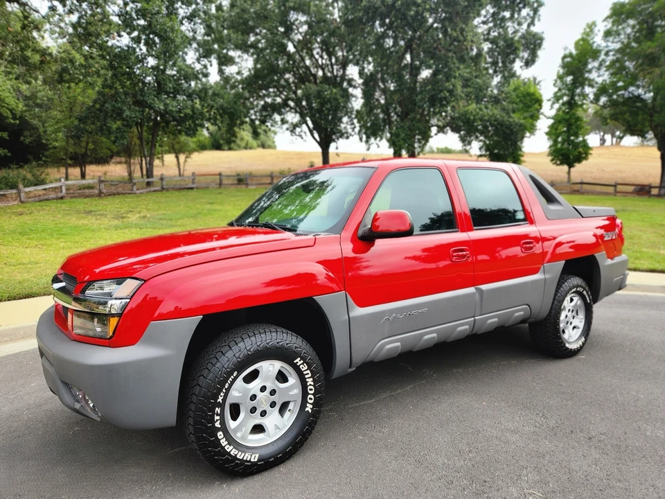 2002 Chevrolet Avalanche - Image 6 of 31
