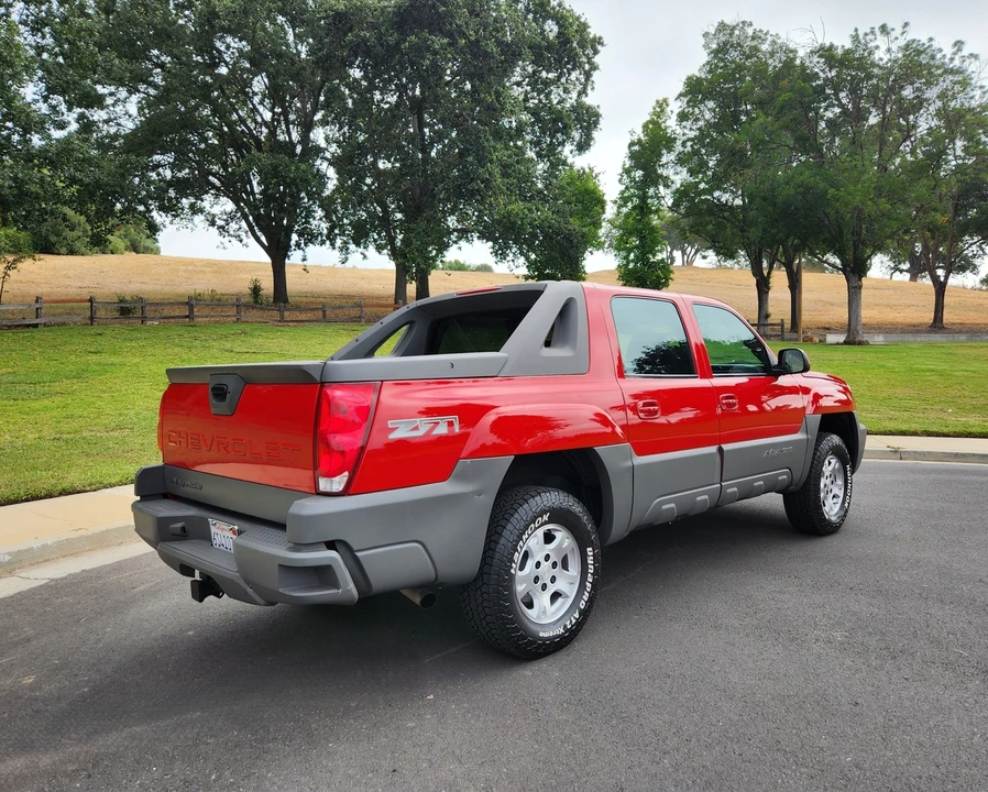 2002 Chevrolet Avalanche - Image 21 of 31