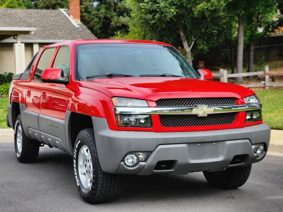 2002 Chevrolet Avalanche - Image 28 of 31