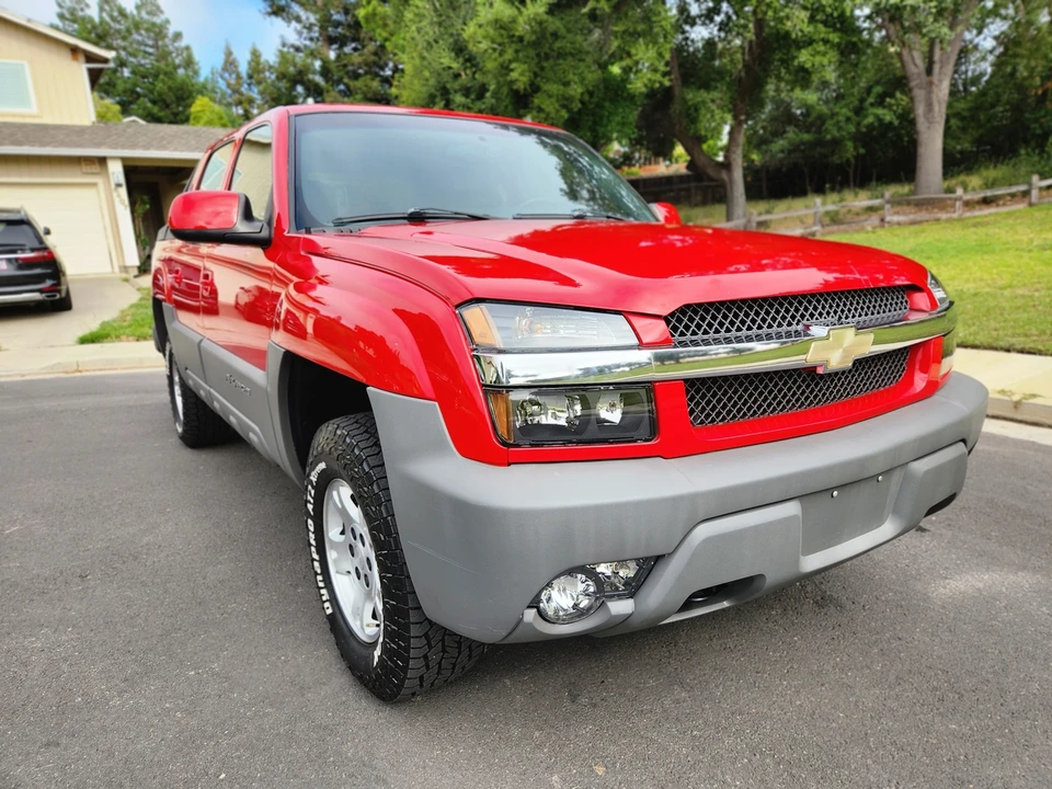 2002 Chevrolet Avalanche - Image 27 of 31