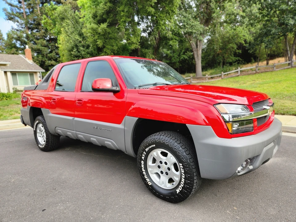 2002 Chevrolet Avalanche - Image 26 of 31