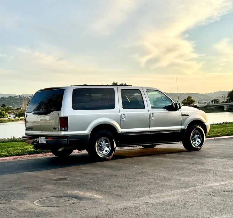 2002 Ford Excursion - Image 18 of 31