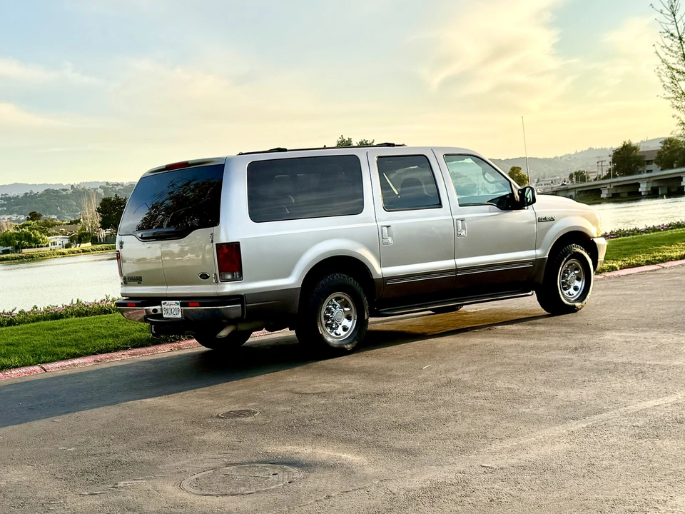 2002 Ford Excursion - Image 17 of 31