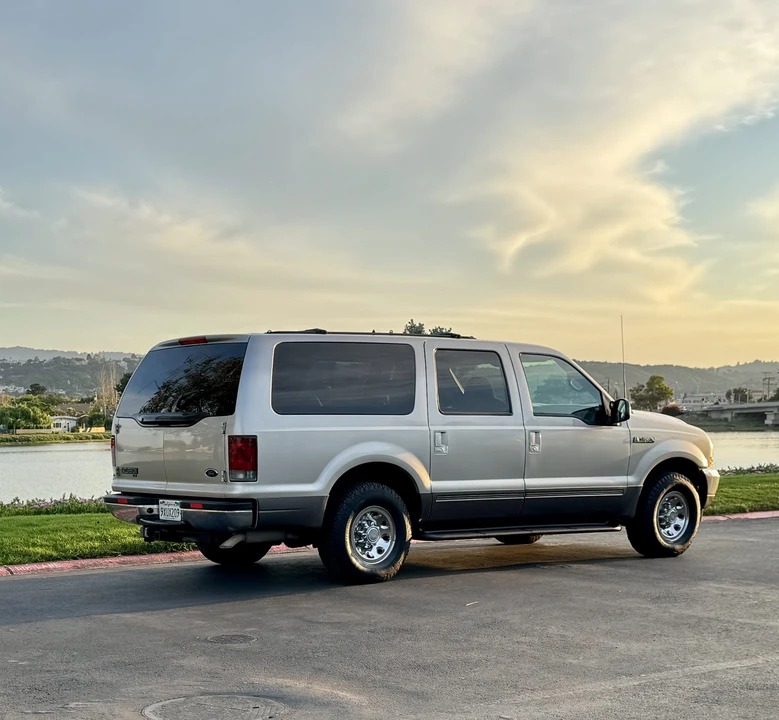 2002 Ford Excursion - Image 19 of 31