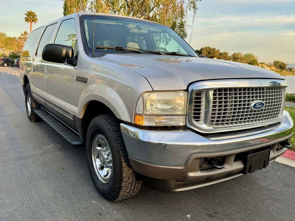 2002 Ford Excursion - Image 10 of 31