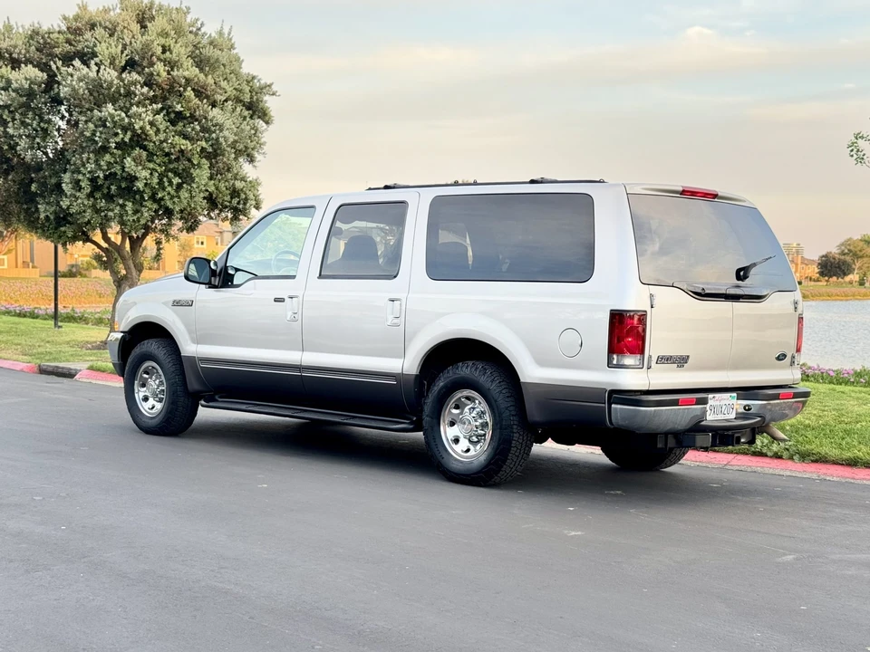 2002 Ford Excursion - Image 22 of 31