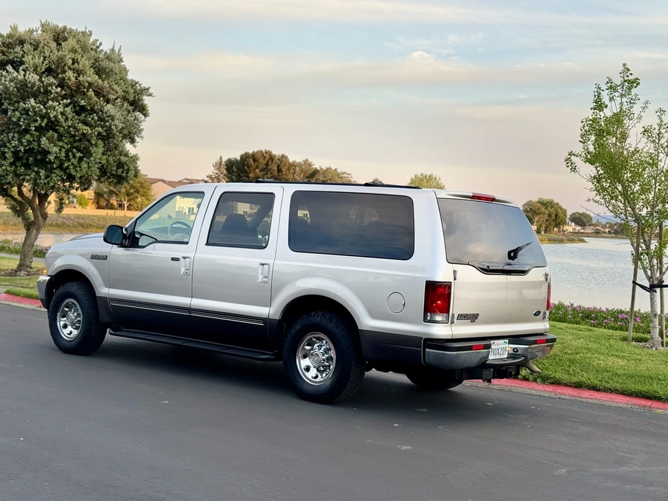 2002 Ford Excursion - Image 24 of 31