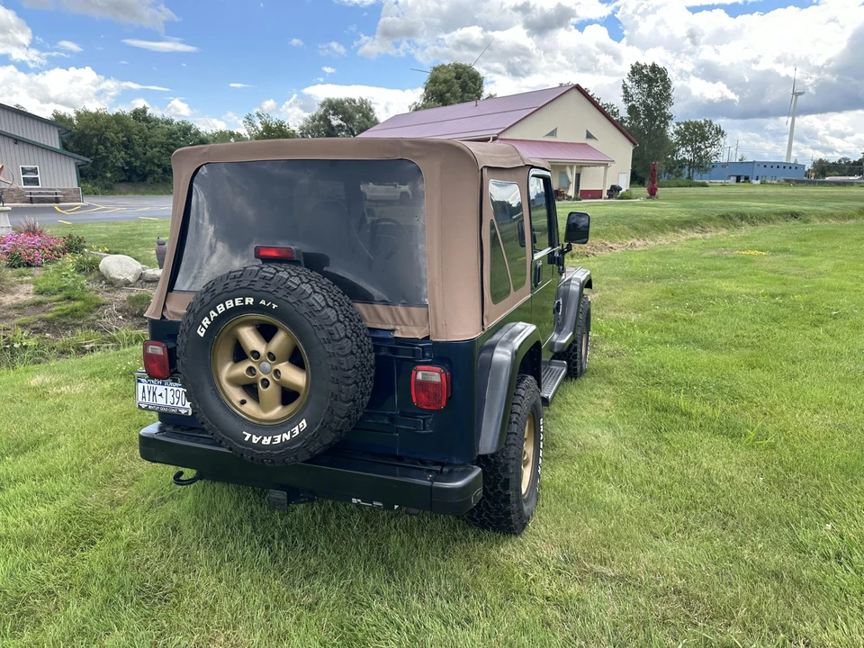 2002 Jeep TJ Wrangler - Image 29 of 31