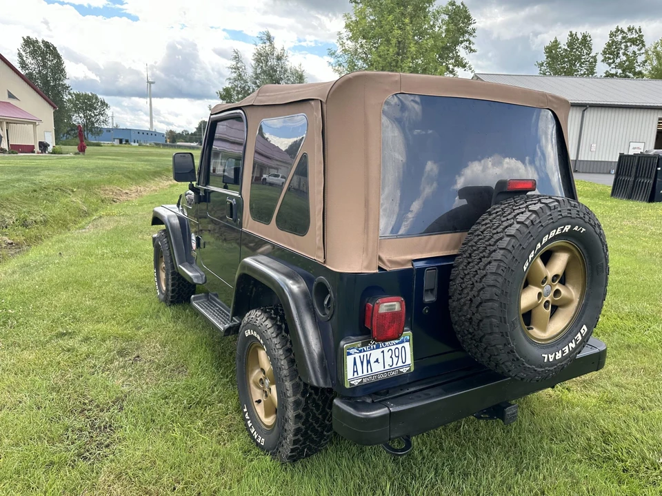 2002 Jeep TJ Wrangler - Image 23 of 31