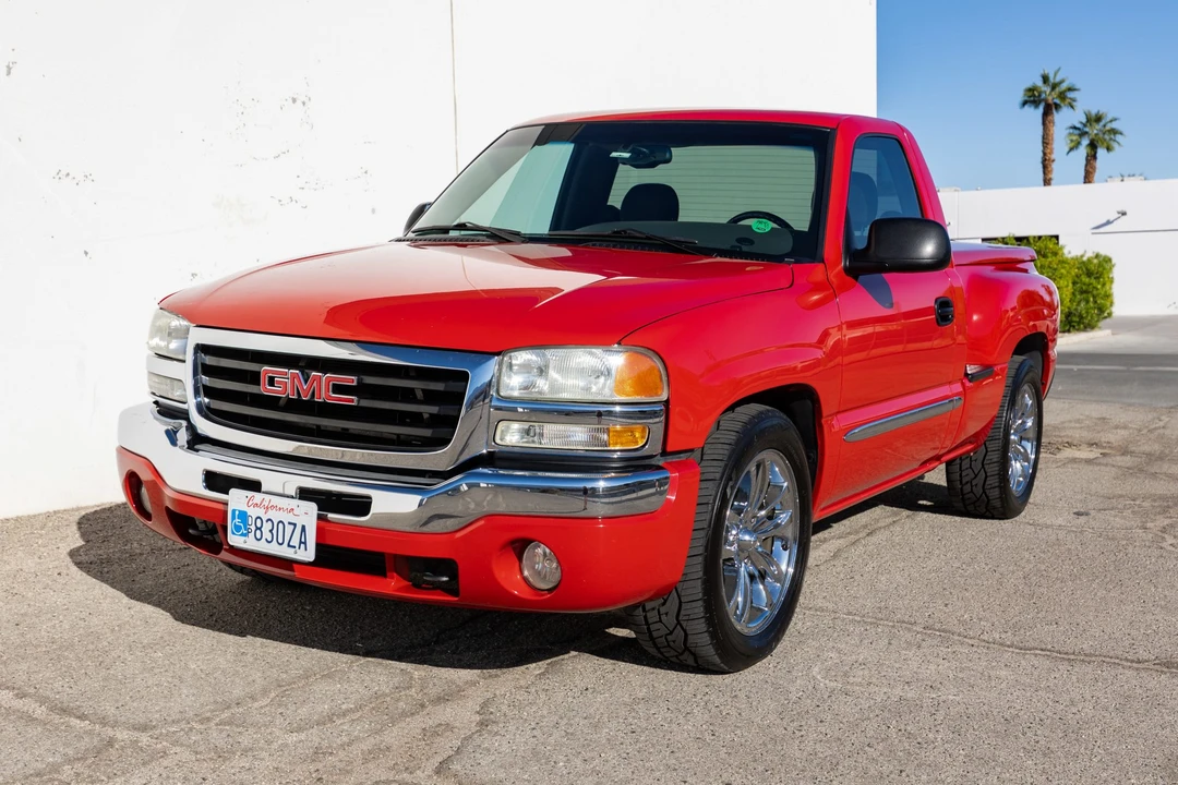 2003 GMC Sierra 2nd Gen - Image 2 of 31