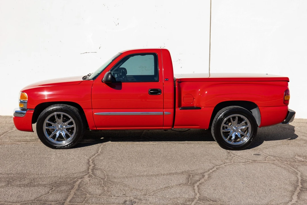 2003 GMC Sierra 2nd Gen - Image 3 of 31