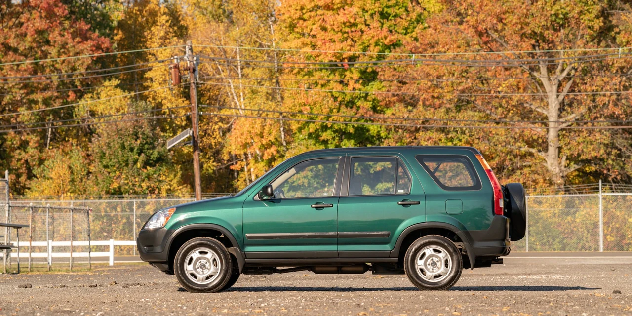 2003 Honda CR-V 2nd Gen - Image 5 of 31