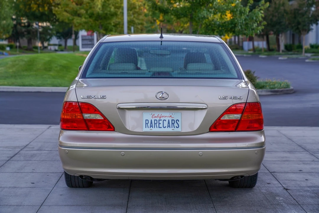 2003 Lexus LS 3rd Gen - Image 5 of 31