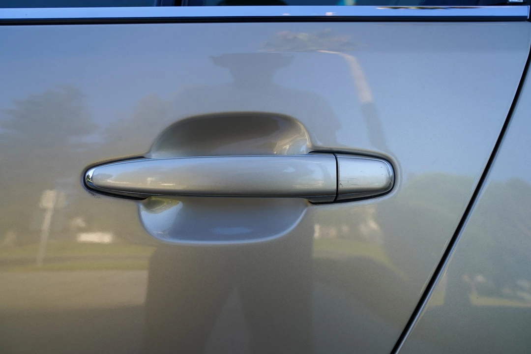 2003 Lexus LS 3rd Gen - Image 23 of 31